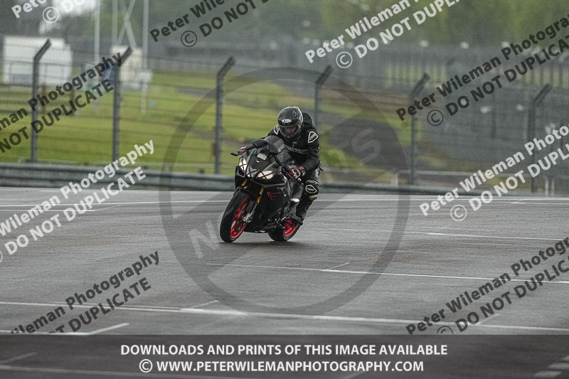 donington no limits trackday;donington park photographs;donington trackday photographs;estoril;event digital images;motorbikes;no limits;no limits trackdays;peter wileman photography;portugal;trackday;trackday digital images;trackday photos